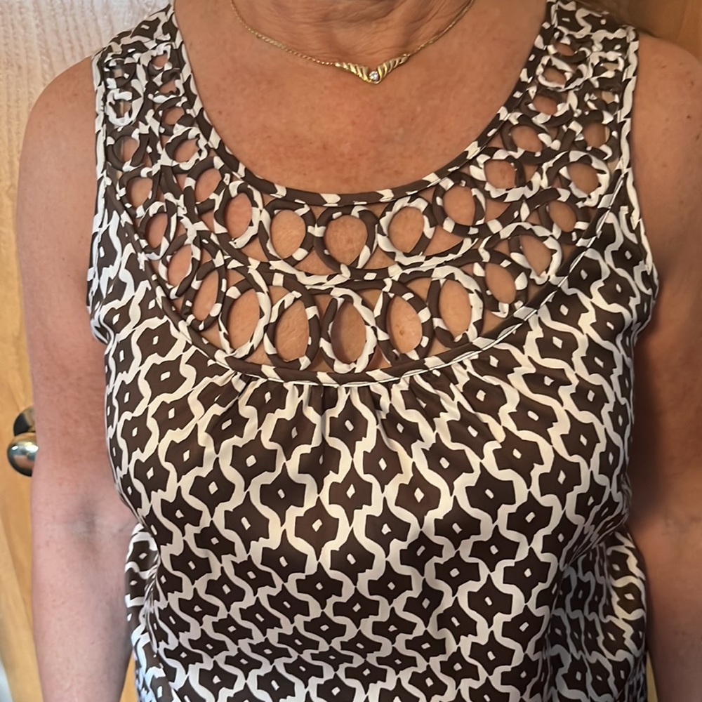 Banana Republic Top with Open Loop Yolk M